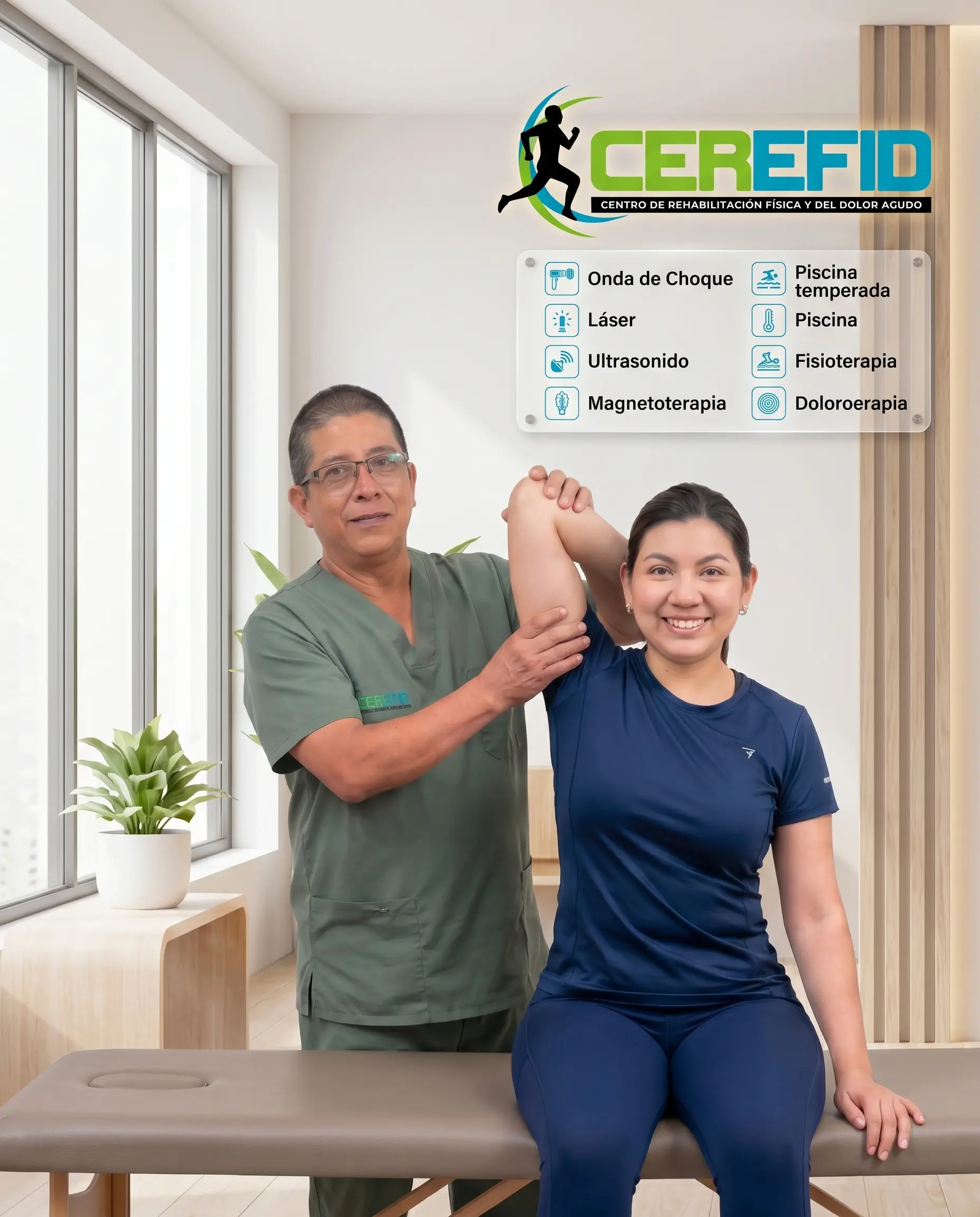 Equipo de CEREFID atendiendo a una paciente en el centro de rehabilitación física.